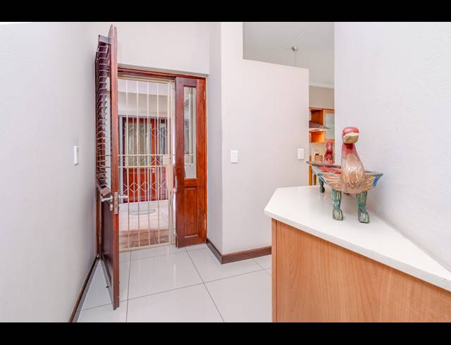 2 BEDROOM APARTMENT FOR SALE IN BEVERLEY
